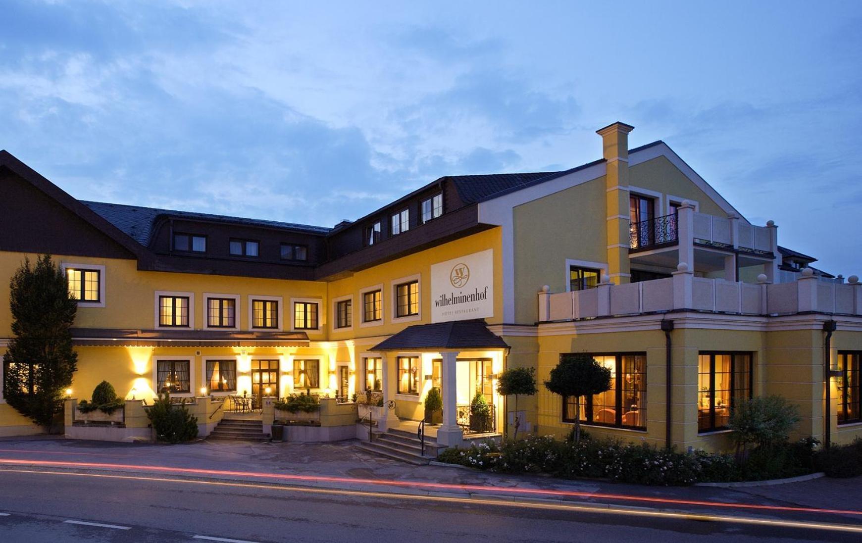 Wilhelminenhof Hotell Trausdorf an der Wulka Exteriör bild